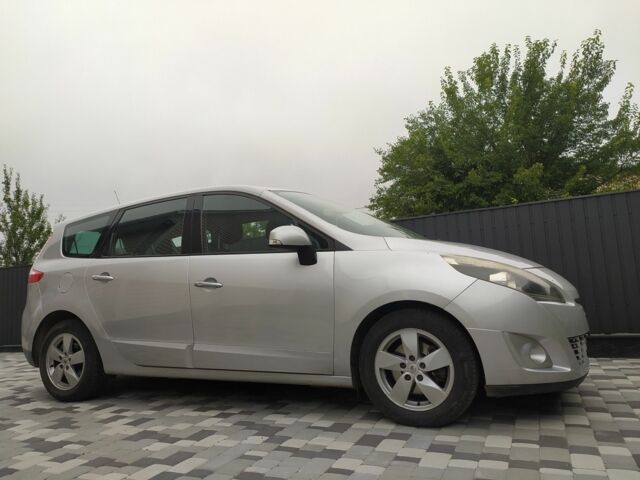 Серый Рено Гранд Сценик, объемом двигателя 1.5 л и пробегом 263 тыс. км за 6200 $, фото 2 на Automoto.ua