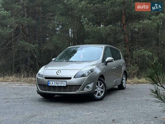 Серый Рено Гранд Сценик, объемом двигателя 1.6 л и пробегом 170 тыс. км за 6999 $, фото 4 на Automoto.ua