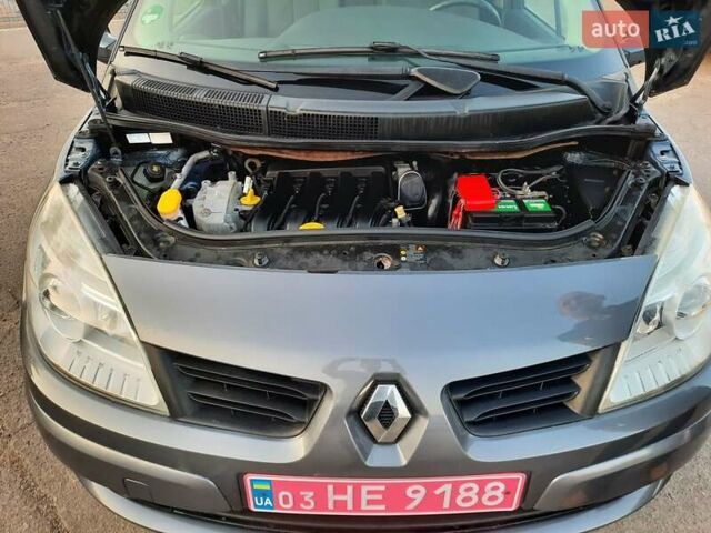 Серый Рено Гранд Сценик, объемом двигателя 1.6 л и пробегом 194 тыс. км за 6300 $, фото 129 на Automoto.ua