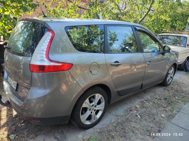 Серый Рено Гранд Сценик, объемом двигателя 1.9 л и пробегом 375 тыс. км за 6900 $, фото 11 на Automoto.ua