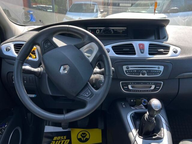 Серый Рено Гранд Сценик, объемом двигателя 1.9 л и пробегом 260 тыс. км за 7250 $, фото 17 на Automoto.ua