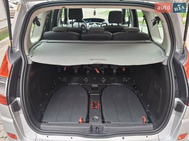 Сірий Рено Гранд Сценік, об'ємом двигуна 1.6 л та пробігом 212 тис. км за 6500 $, фото 25 на Automoto.ua