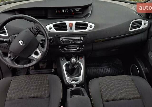 Серый Рено Гранд Сценик, объемом двигателя 1.46 л и пробегом 263 тыс. км за 6200 $, фото 3 на Automoto.ua