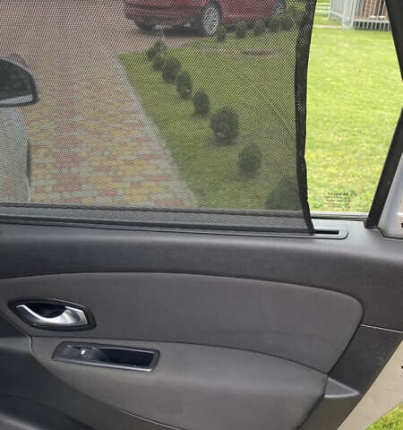 Серый Рено Гранд Сценик, объемом двигателя 1.46 л и пробегом 292 тыс. км за 5999 $, фото 15 на Automoto.ua