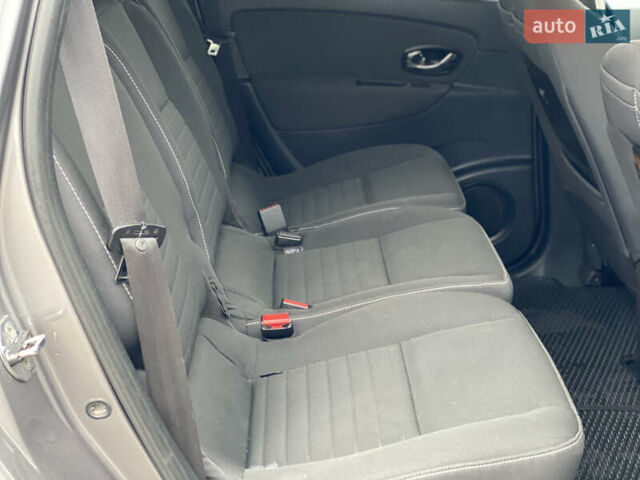 Серый Рено Гранд Сценик, объемом двигателя 1.46 л и пробегом 243 тыс. км за 6900 $, фото 17 на Automoto.ua