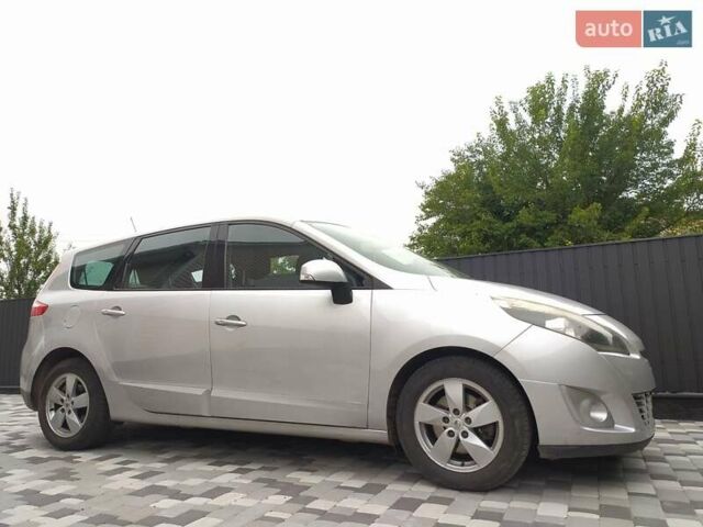 Серый Рено Гранд Сценик, объемом двигателя 1.46 л и пробегом 263 тыс. км за 6200 $, фото 5 на Automoto.ua