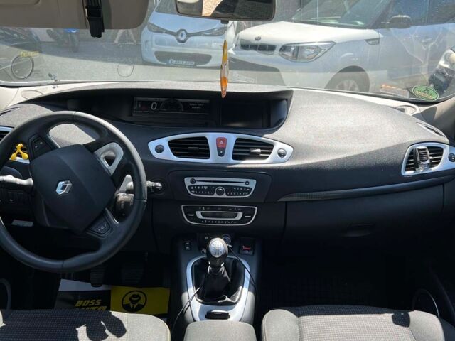 Серый Рено Гранд Сценик, объемом двигателя 1.9 л и пробегом 260 тыс. км за 7250 $, фото 15 на Automoto.ua