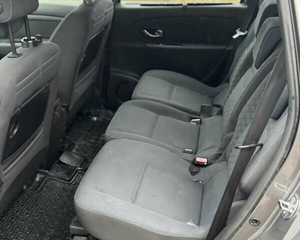 Сірий Рено Гранд Сценік, об'ємом двигуна 1.5 л та пробігом 255 тис. км за 7500 $, фото 13 на Automoto.ua