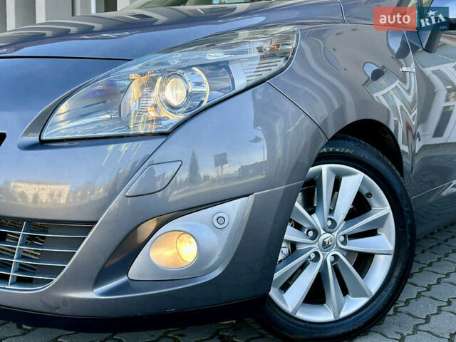 Серый Рено Гранд Сценик, объемом двигателя 2 л и пробегом 244 тыс. км за 7800 $, фото 39 на Automoto.ua