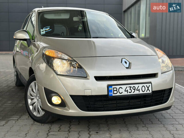 Серый Рено Гранд Сценик, объемом двигателя 1.5 л и пробегом 197 тыс. км за 6950 $, фото 3 на Automoto.ua