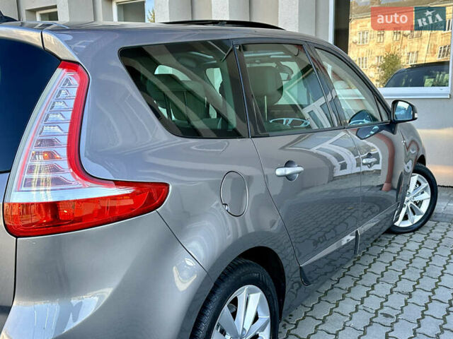 Серый Рено Гранд Сценик, объемом двигателя 2 л и пробегом 244 тыс. км за 7800 $, фото 13 на Automoto.ua