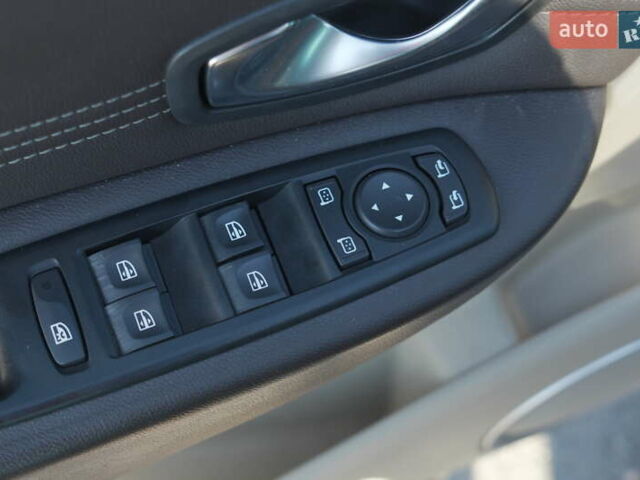 Серый Рено Гранд Сценик, объемом двигателя 1.87 л и пробегом 319 тыс. км за 7900 $, фото 17 на Automoto.ua