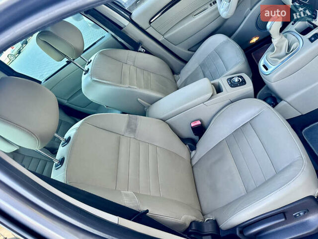 Серый Рено Гранд Сценик, объемом двигателя 2 л и пробегом 244 тыс. км за 7800 $, фото 20 на Automoto.ua