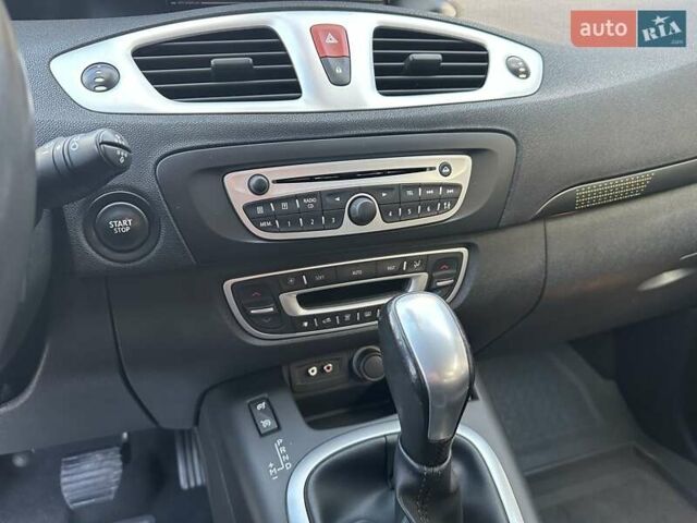 Рено Гранд Сценик 2010 в Луцке на Automoto.ua Серый Рено Гранд Сценик, объемом двигателя 2.02 л и пробегом 232 тыс. км за 7950 $, фото 14 на Automoto.ua