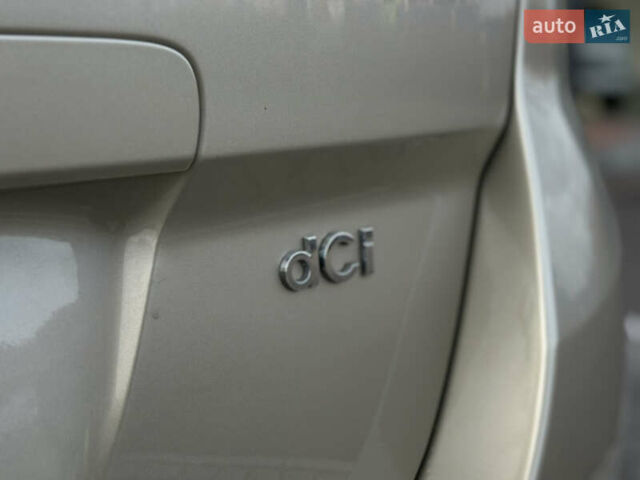 Серый Рено Гранд Сценик, объемом двигателя 1.5 л и пробегом 197 тыс. км за 6950 $, фото 31 на Automoto.ua