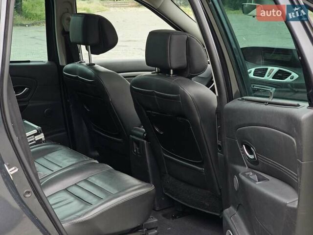 Серый Рено Гранд Сценик, объемом двигателя 2 л и пробегом 290 тыс. км за 6900 $, фото 2 на Automoto.ua