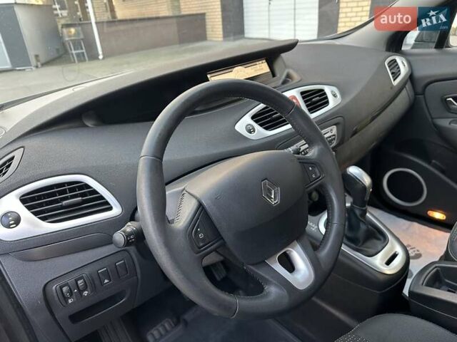 Рено Гранд Сценик 2010 в Луцке на Automoto.ua Серый Рено Гранд Сценик, объемом двигателя 2.02 л и пробегом 232 тыс. км за 7950 $, фото 10 на Automoto.ua