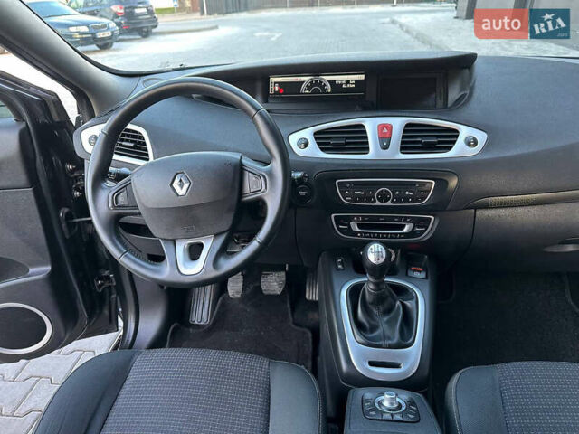 Серый Рено Гранд Сценик, объемом двигателя 1.4 л и пробегом 180 тыс. км за 5999 $, фото 19 на Automoto.ua