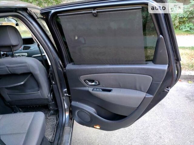 Серый Рено Гранд Сценик, объемом двигателя 1.4 л и пробегом 247 тыс. км за 7200 $, фото 13 на Automoto.ua