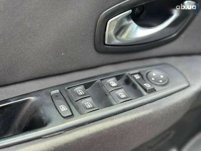 Серый Рено Гранд Сценик, объемом двигателя 1.5 л и пробегом 300 тыс. км за 7300 $, фото 13 на Automoto.ua