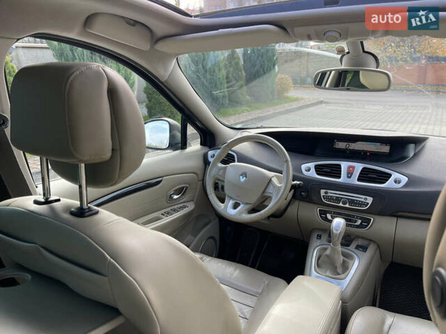 Серый Рено Гранд Сценик, объемом двигателя 1.5 л и пробегом 300 тыс. км за 5999 $, фото 76 на Automoto.ua