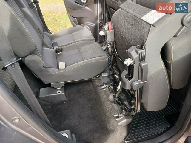 Серый Рено Гранд Сценик, объемом двигателя 1.5 л и пробегом 188 тыс. км за 8300 $, фото 28 на Automoto.ua