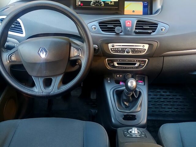 Сірий Рено Гранд Сценік, об'ємом двигуна 1.5 л та пробігом 216 тис. км за 7900 $, фото 11 на Automoto.ua