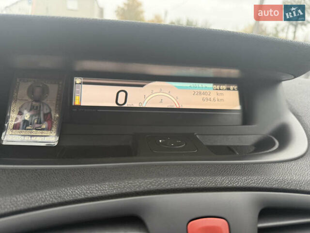 Серый Рено Гранд Сценик, объемом двигателя 1.46 л и пробегом 228 тыс. км за 6500 $, фото 19 на Automoto.ua