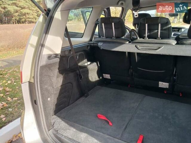 Серый Рено Гранд Сценик, объемом двигателя 1.5 л и пробегом 188 тыс. км за 8300 $, фото 40 на Automoto.ua