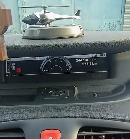 Серый Рено Гранд Сценик, объемом двигателя 1.46 л и пробегом 244 тыс. км за 7700 $, фото 1 на Automoto.ua