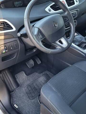 Серый Рено Гранд Сценик, объемом двигателя 2 л и пробегом 248 тыс. км за 8650 $, фото 15 на Automoto.ua