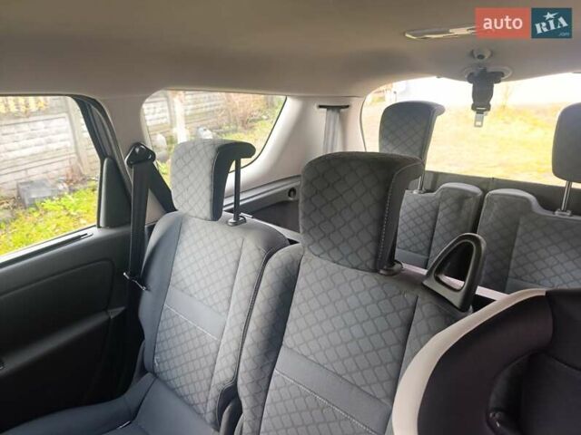 Серый Рено Гранд Сценик, объемом двигателя 1.9 л и пробегом 246 тыс. км за 6400 $, фото 6 на Automoto.ua