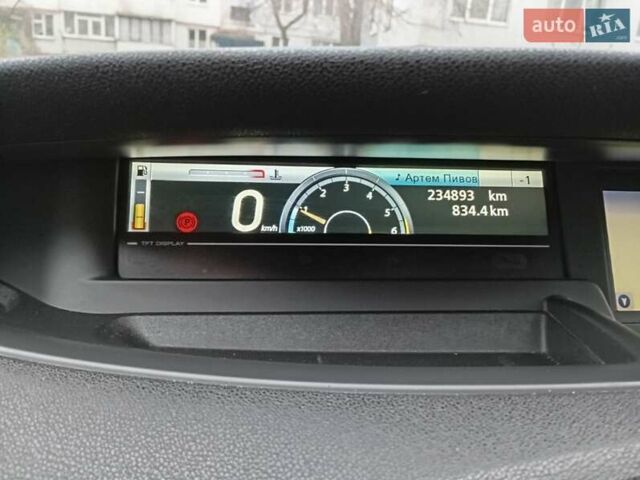 Серый Рено Гранд Сценик, объемом двигателя 0 л и пробегом 235 тыс. км за 7300 $, фото 25 на Automoto.ua