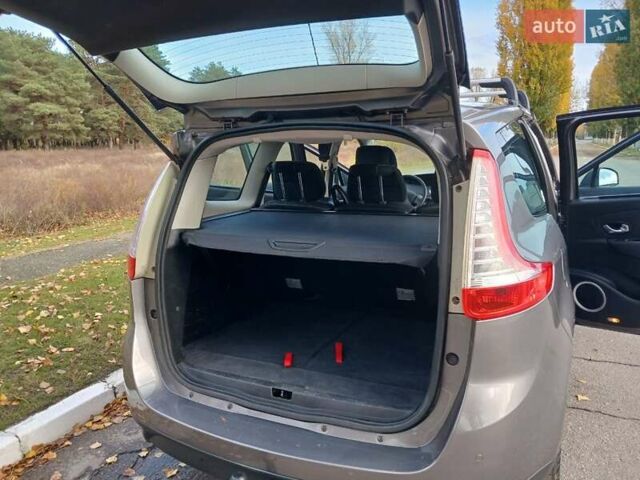 Серый Рено Гранд Сценик, объемом двигателя 1.5 л и пробегом 188 тыс. км за 8300 $, фото 37 на Automoto.ua