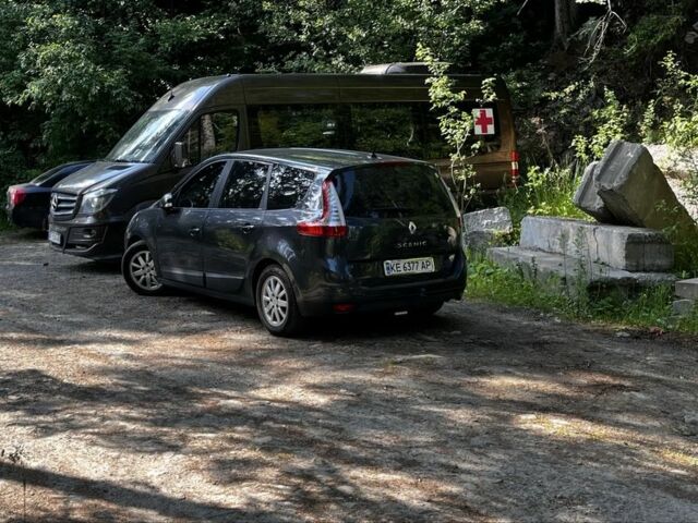 Сірий Рено Гранд Сценік, об'ємом двигуна 1.5 л та пробігом 245 тис. км за 6500 $, фото 1 на Automoto.ua