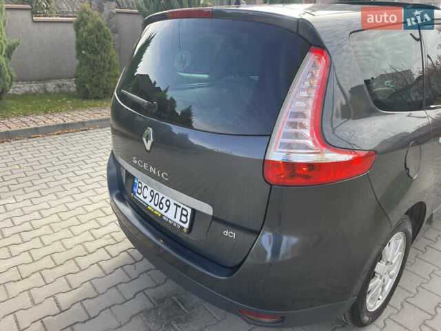 Серый Рено Гранд Сценик, объемом двигателя 1.5 л и пробегом 300 тыс. км за 5999 $, фото 37 на Automoto.ua