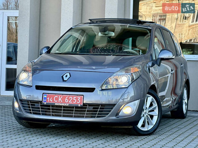 Серый Рено Гранд Сценик, объемом двигателя 2 л и пробегом 244 тыс. км за 7800 $, фото 54 на Automoto.ua