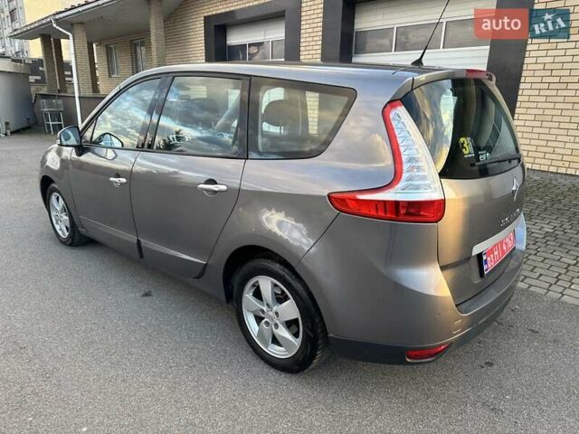 Сірий Рено Гранд Сценік, об'ємом двигуна 2.02 л та пробігом 232 тис. км за 7850 $, фото 6 на Automoto.ua