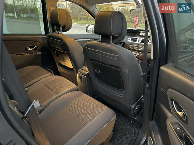 Серый Рено Гранд Сценик, объемом двигателя 1.46 л и пробегом 261 тыс. км за 6550 $, фото 24 на Automoto.ua