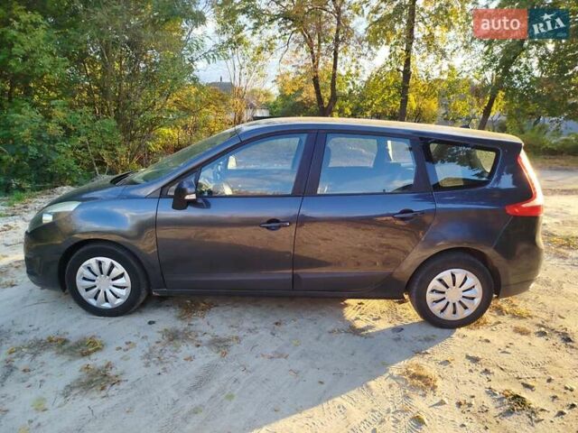 Серый Рено Гранд Сценик, объемом двигателя 1.5 л и пробегом 260 тыс. км за 5900 $, фото 5 на Automoto.ua