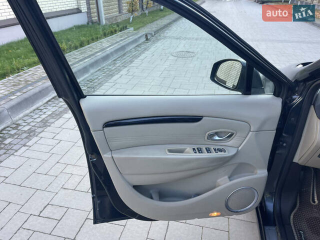 Серый Рено Гранд Сценик, объемом двигателя 1.5 л и пробегом 300 тыс. км за 5999 $, фото 55 на Automoto.ua