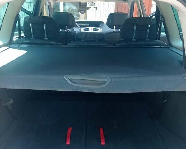 Серый Рено Гранд Сценик, объемом двигателя 2 л и пробегом 190 тыс. км за 8400 $, фото 16 на Automoto.ua