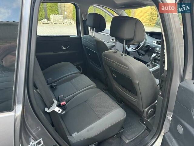 Рено Гранд Сценик 2010 в Луцке на Automoto.ua Серый Рено Гранд Сценик, объемом двигателя 2.02 л и пробегом 232 тыс. км за 7950 $, фото 18 на Automoto.ua