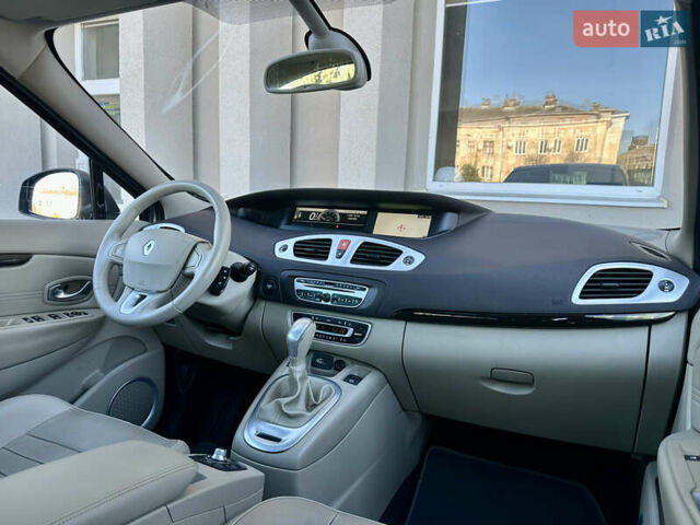 Серый Рено Гранд Сценик, объемом двигателя 2 л и пробегом 244 тыс. км за 7800 $, фото 42 на Automoto.ua