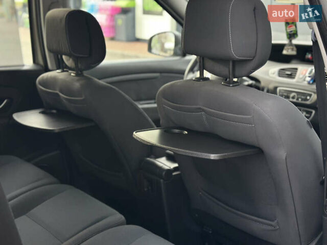 Серый Рено Гранд Сценик, объемом двигателя 1.5 л и пробегом 197 тыс. км за 6950 $, фото 60 на Automoto.ua