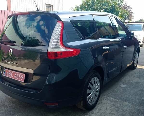 Серый Рено Гранд Сценик, объемом двигателя 2 л и пробегом 190 тыс. км за 8400 $, фото 2 на Automoto.ua