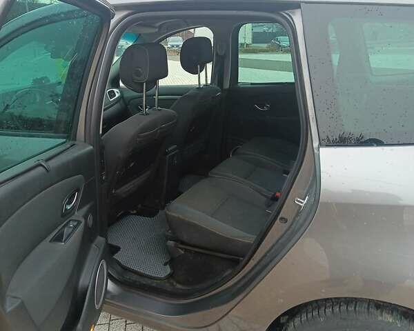 Сірий Рено Гранд Сценік, об'ємом двигуна 1.9 л та пробігом 295 тис. км за 6500 $, фото 5 на Automoto.ua