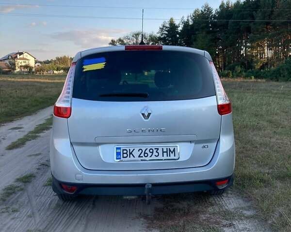 Серый Рено Гранд Сценик, объемом двигателя 1.5 л и пробегом 300 тыс. км за 7300 $, фото 6 на Automoto.ua