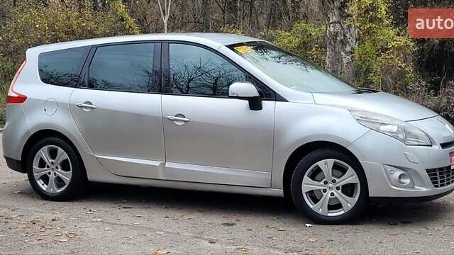 Серый Рено Гранд Сценик, объемом двигателя 2 л и пробегом 248 тыс. км за 8650 $, фото 14 на Automoto.ua