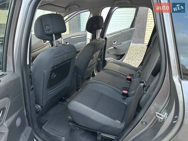 Сірий Рено Гранд Сценік, об'ємом двигуна 2.02 л та пробігом 232 тис. км за 7850 $, фото 16 на Automoto.ua